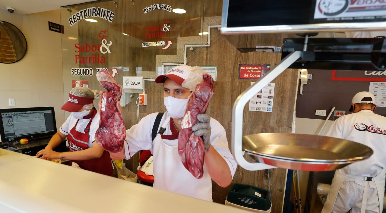 Central de Abastos de Bogotá CORABASTOS
Venta de carne de res
canasta familiar alimentos
Marzo 30 del 2021
Foto Guillermo Torres Reina / Semana
