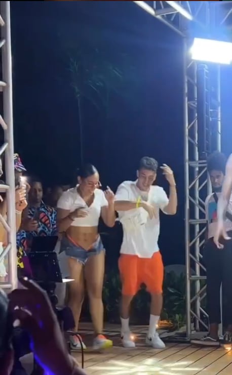 Le llueven piropos a guajira por llamativo baile