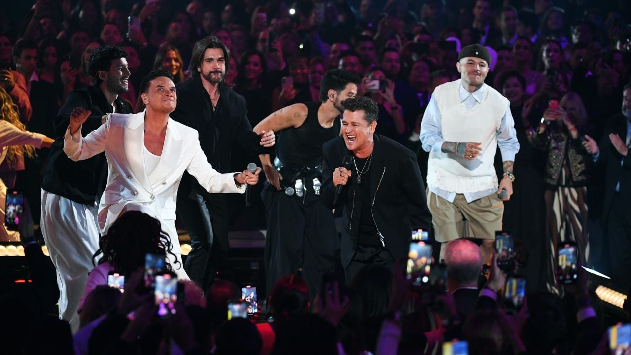 MIAMI, FLORIDA - NOVEMBER 14: EDITORIAL USE ONLY Carlos Vives performs onstage during the 25th Annual Latin GRAMMY Awards at Kaseya Center on November 14, 2024 in Miami, Florida. (Photo by Jason Koerner/Getty Images)