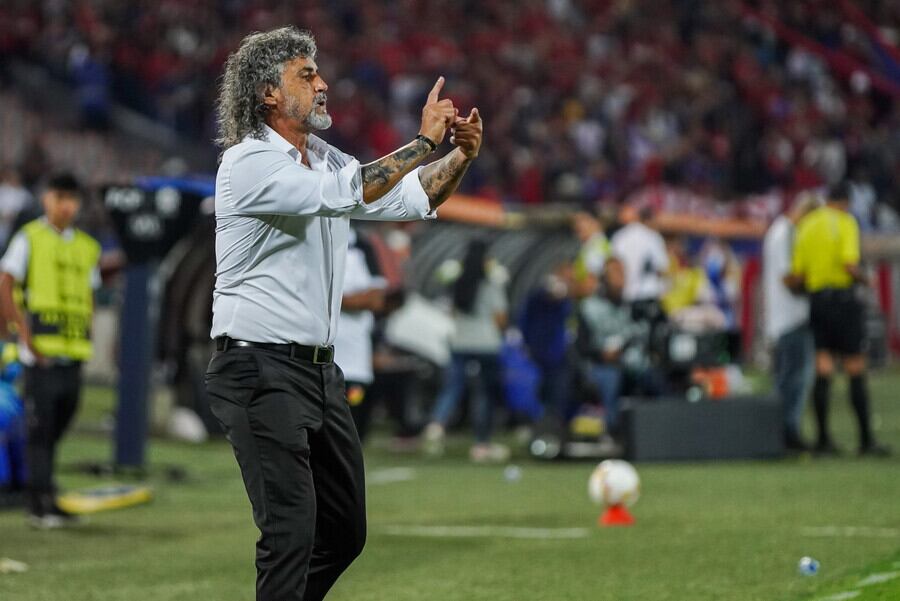 Leonel Álvarez, técnico colombiano