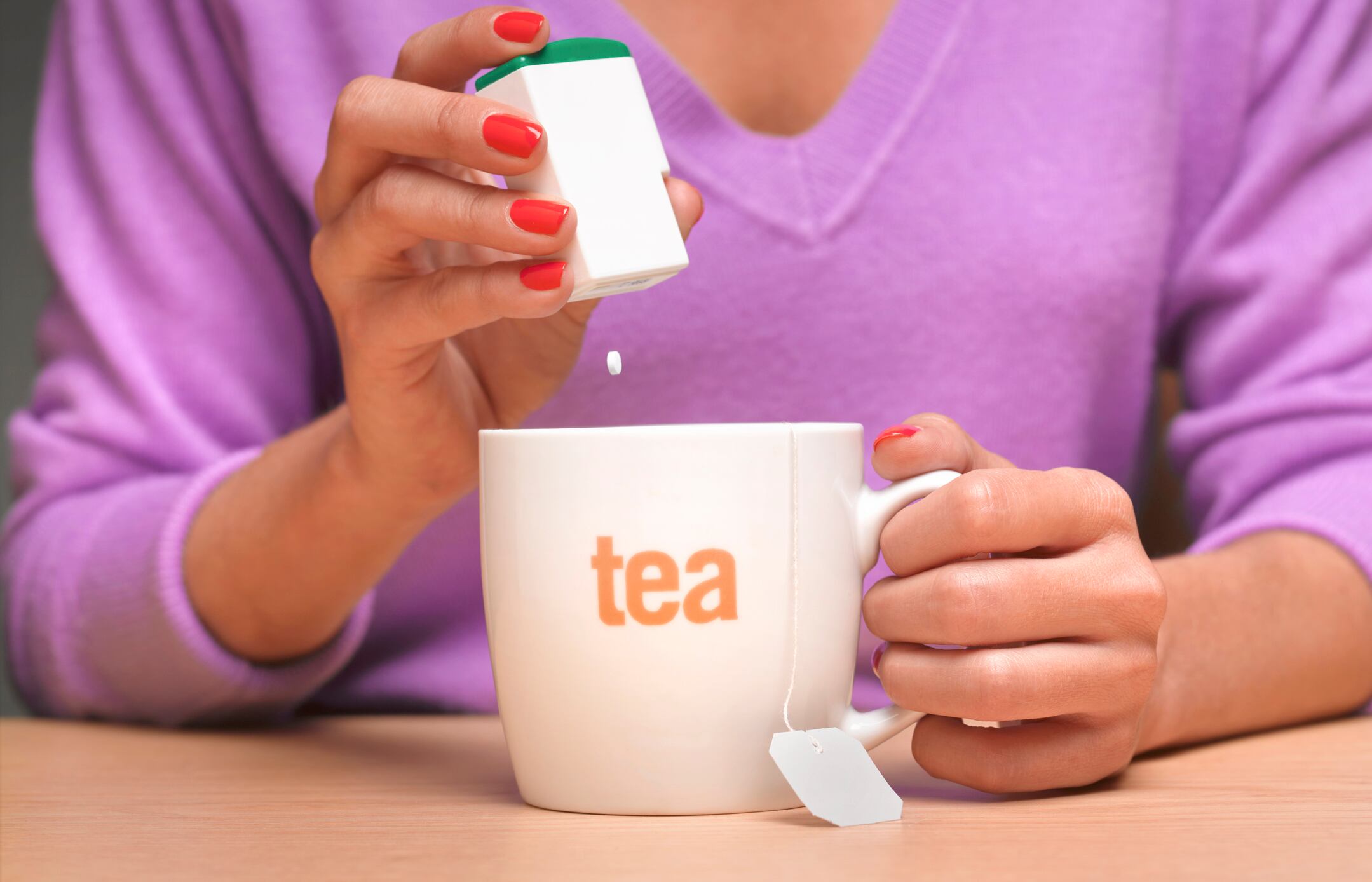 Endulzante artificial en el té