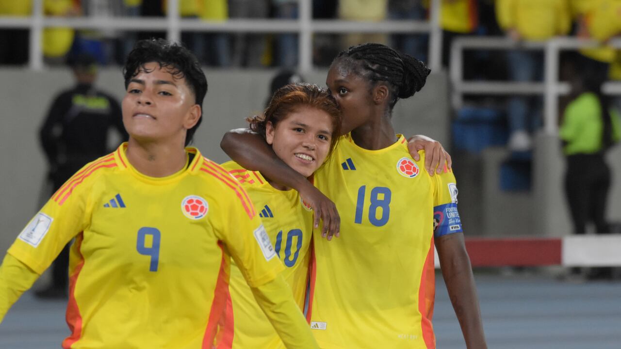 Linda Caicedo y Gaby Rodríguez, jugadoras de la Selección Colombia Femenina.