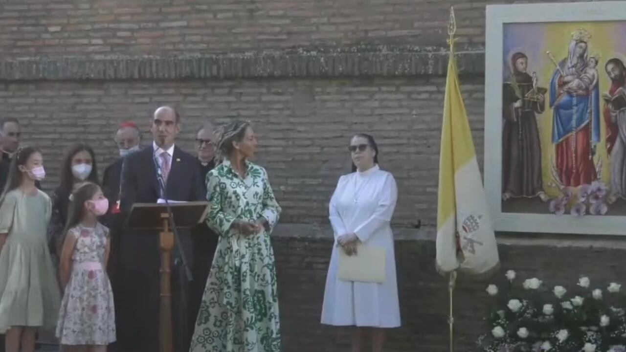 El embajador de Colombia en la Santa Sede, Jorge Mario Eastman, dio un sentido discurso este viernes en la ceremonia de la Virgen de Chiquinquirá.