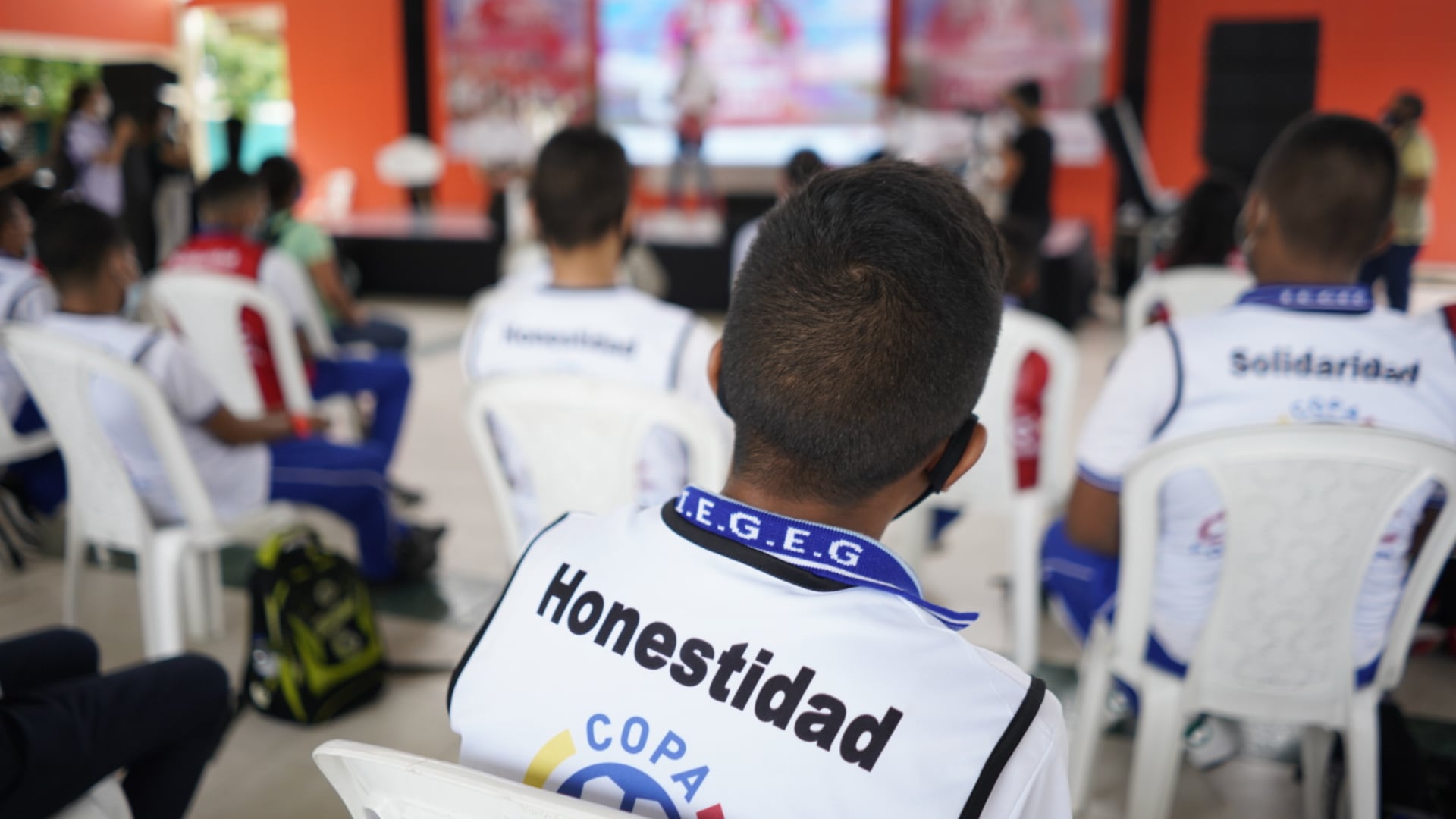 Copa Claro por Colombia busca fortalecer los valores de los niños y adolescentes de poblaciones vulnerables en todas las regiones.