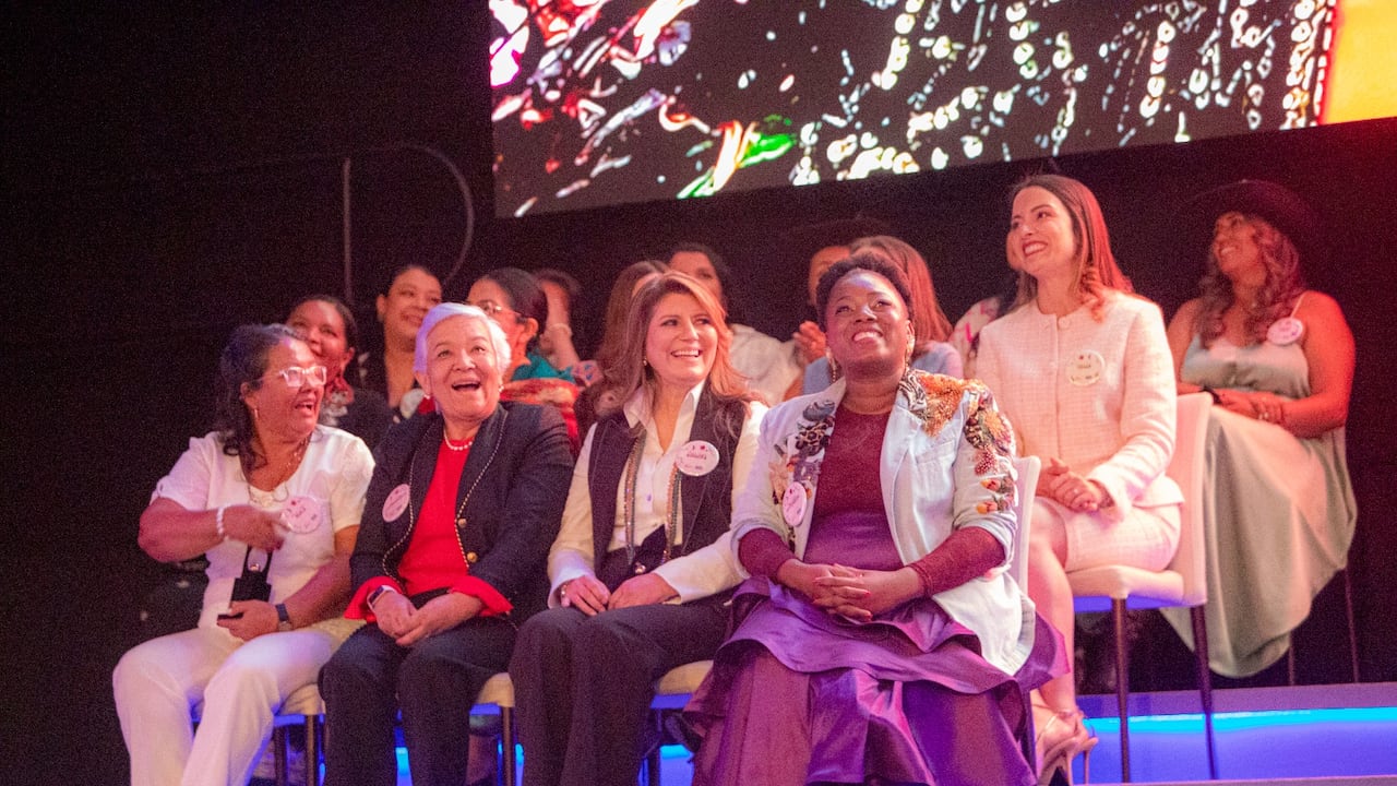 Premio Cafam a la Mujer abre inscripciones para su edición 38: así puede postular a sus candidatas.