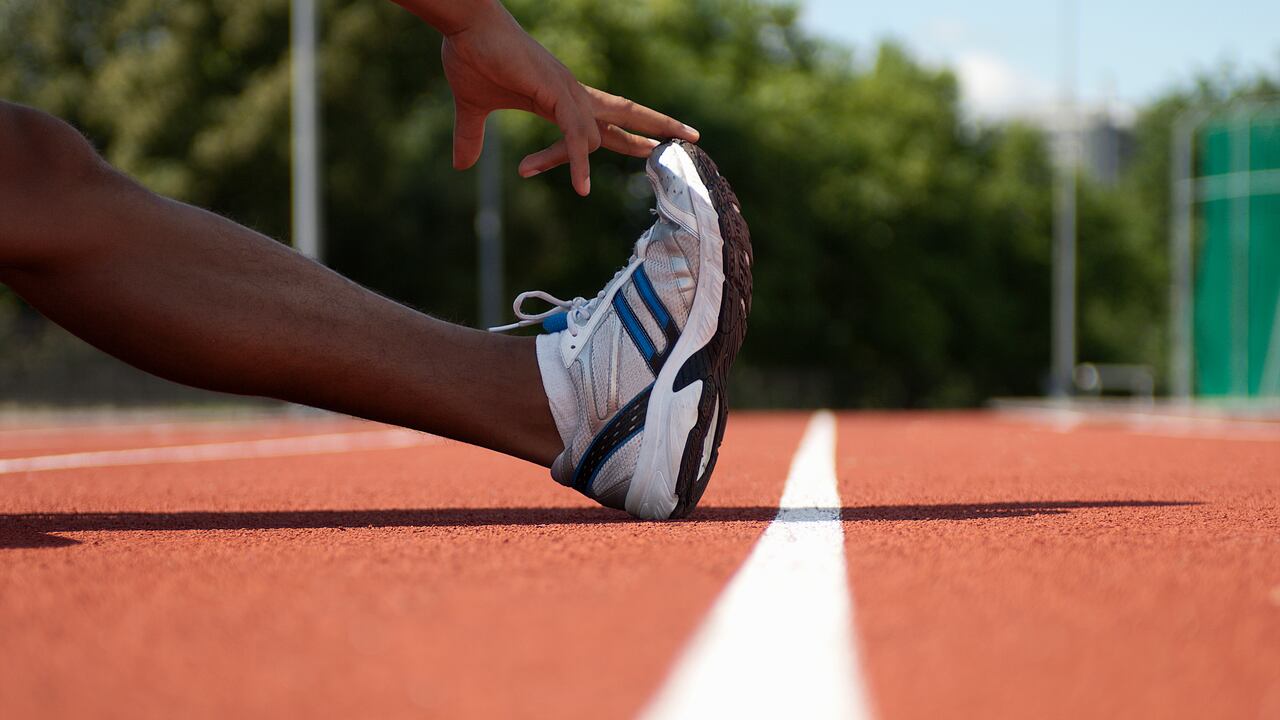 Un artículo publicado en la revista Medicina Clínica, citado por el diario El Mundo de España, asegura que existe una clara relación entre el nivel de actividad física y el riesgo de enfermedad cardiovascular, obesidad, diabetes, osteoporosis, ansiedad, depresión y algunos cánceres como el de colon, mama o pulmón.