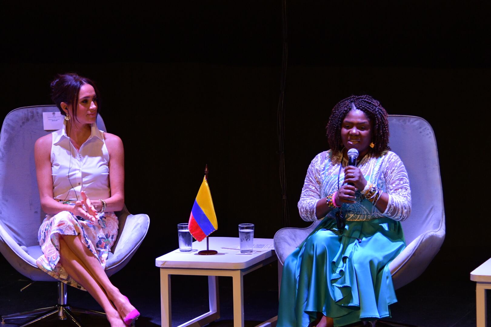 Visita del príncipe Harry y Meghan Markle a Cali, en el teatro Municipal