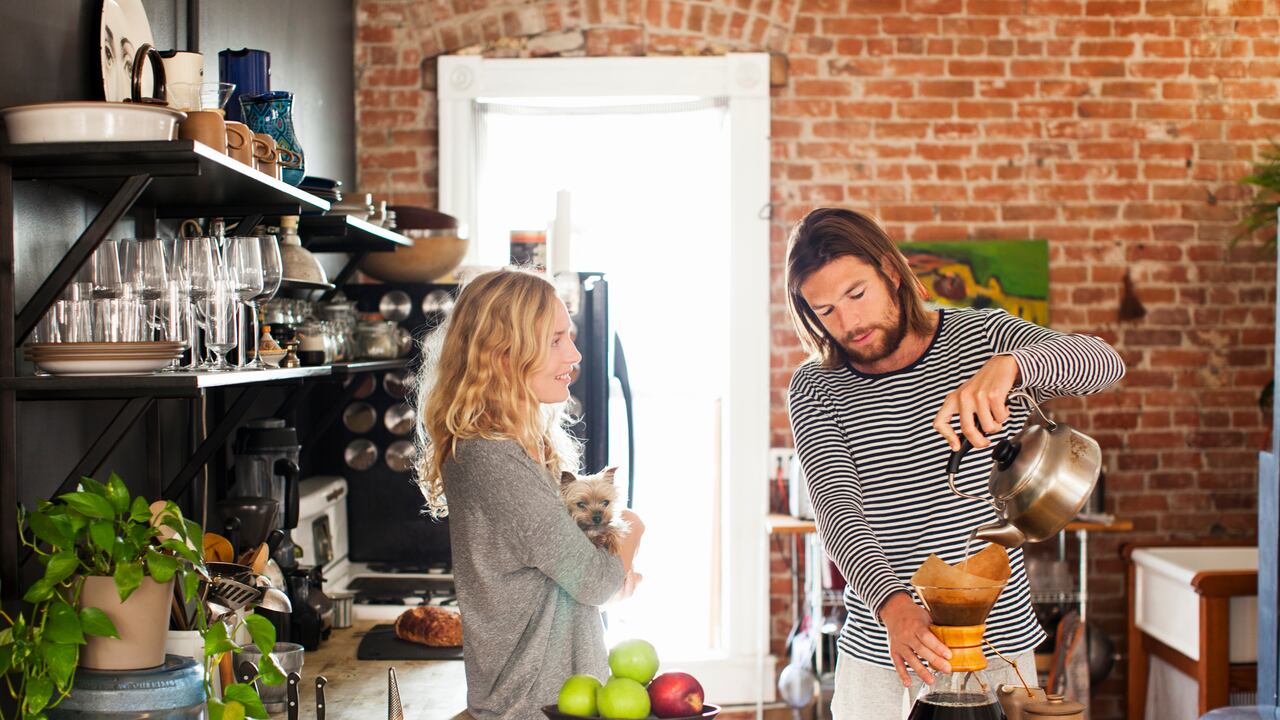 La Clínica Mayo no aconseja consumir más de cuatro tazas de café al día.