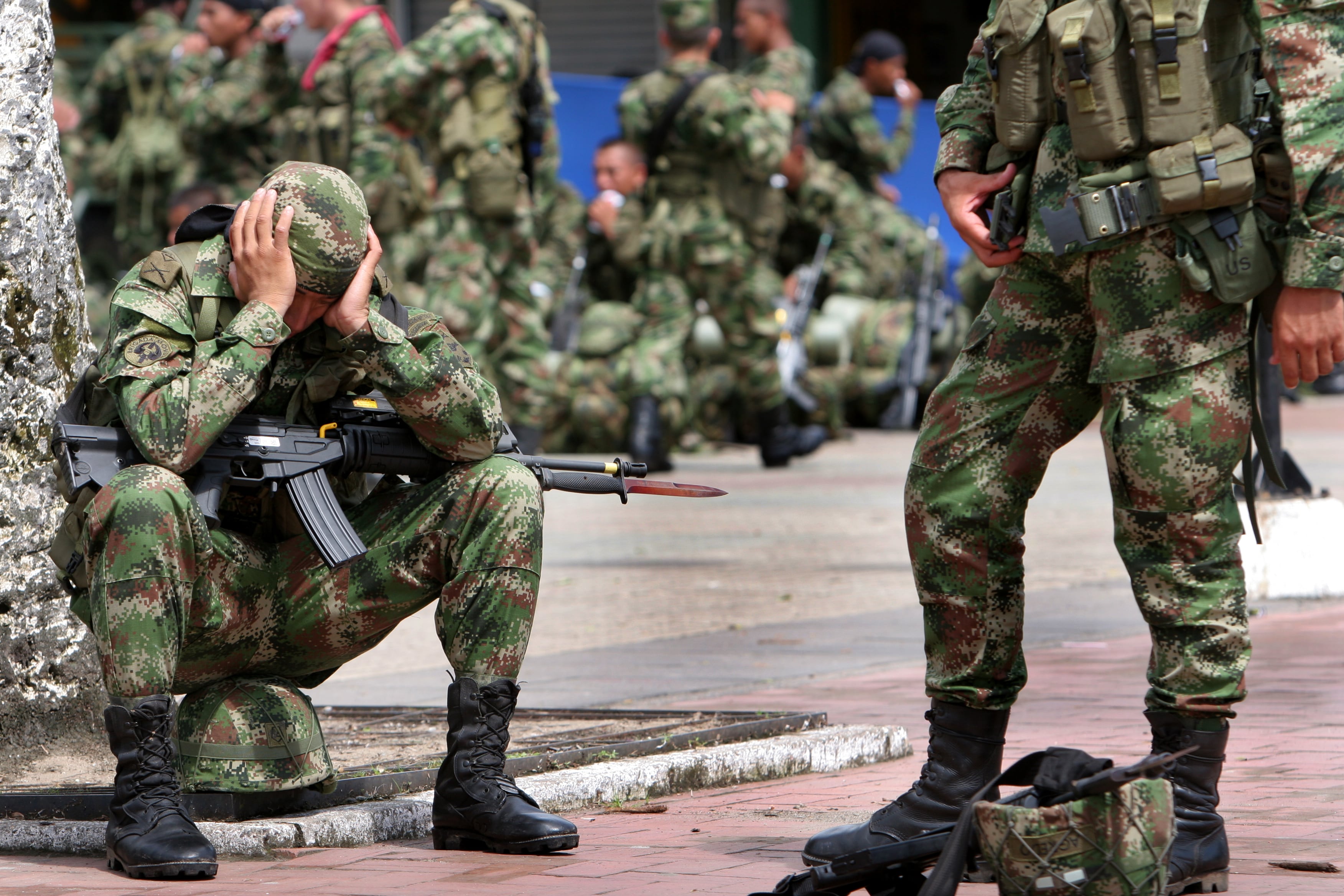 El Ejército habría pagado millonarios sobrecostos en varios contratos para adquirir materias primas para la confección de prendas militares.