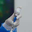 Trabajadores de la salud, dosis vacuna covid-19. (AP Photo/Arnulfo Franco)