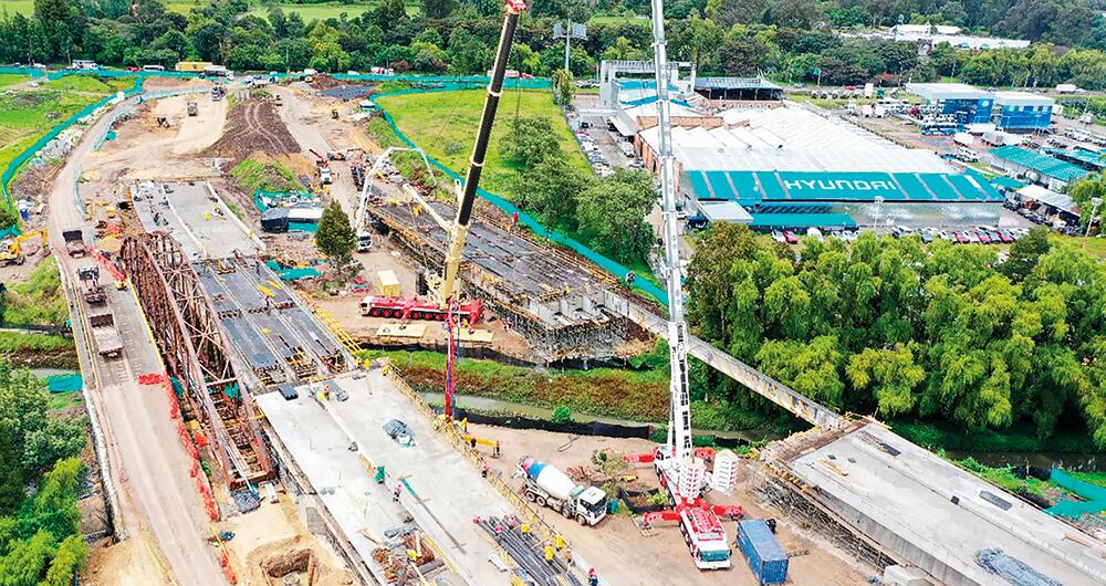 Lagos de Torca se construye desde la calle 183 hasta la calle 245 y desde la avenida Boyacá hasta la carrera Séptima. Tiene como eje la sostenibilidad ambiental.