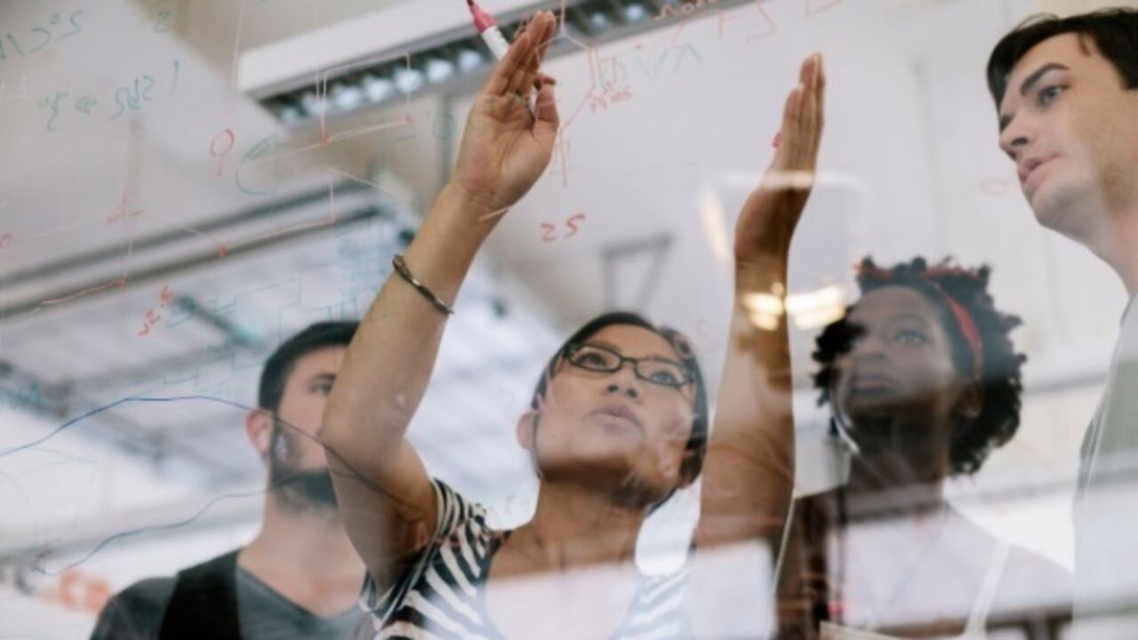 Consulte todas las vacantes laborales, disponibles en el portal de empleos de Semana, ingresando en: https://www.semana.com/empleos/