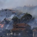 Los fuertes vientos se han convertido en uno de los agravantes que dificultan el oportuno control de los incendios forestales en Grecia.