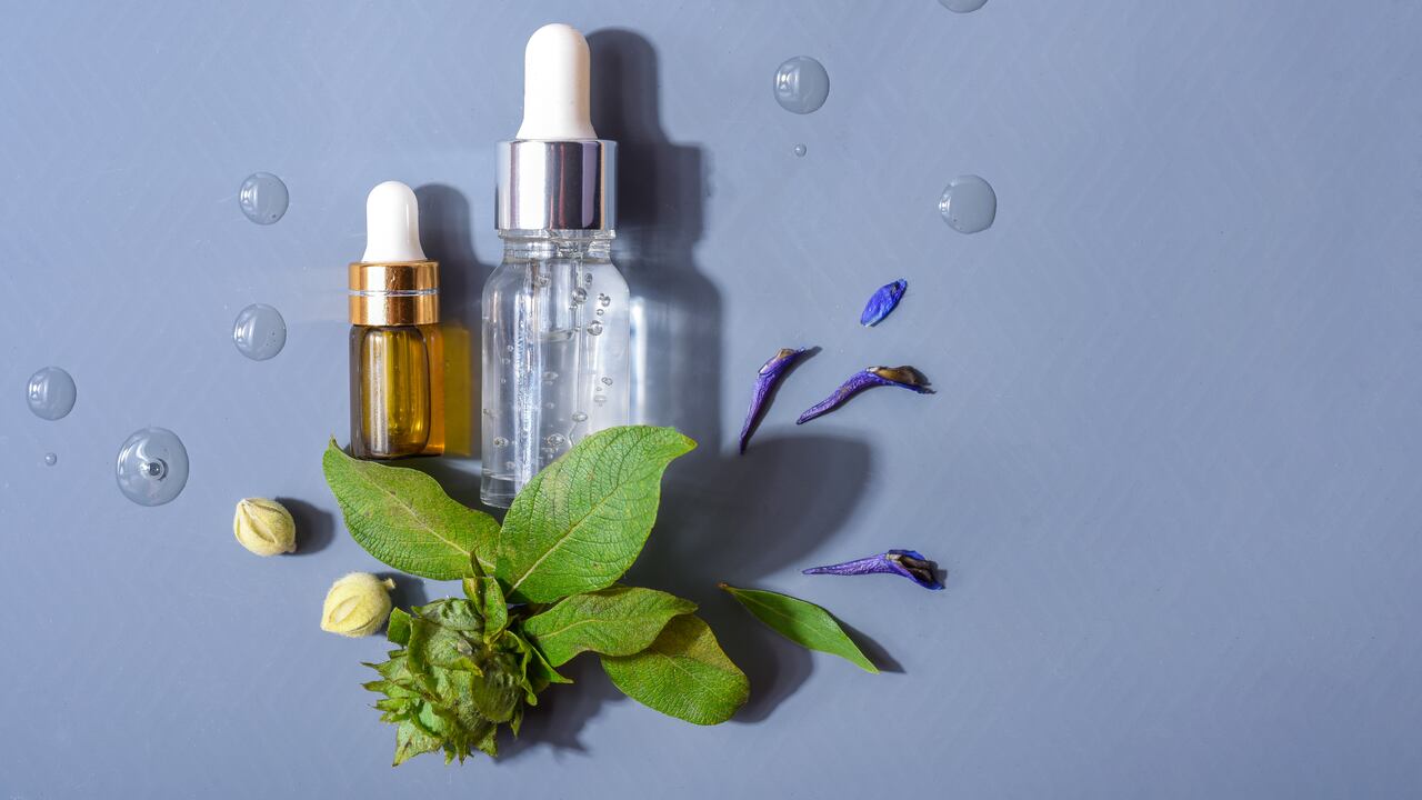 El suero vitamina C es uno de los que más usan las mujeres para el cuidado facial