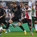 Manchester City acecha la punta con dos puntos menos