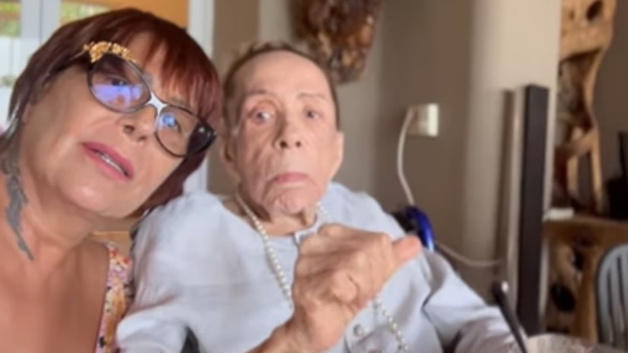 Alejandra Guzmán junto a su mamá Silvia Pinal