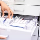 Trabajadores denuncian que las fallas administrativas incluso alcanzaron a generar represamiento de medicamentos y pérdidas por cambio de proveedores.