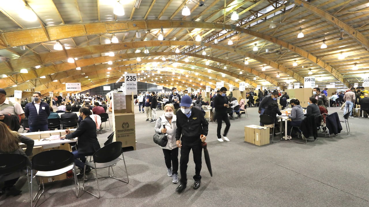 Votaciones. Elecciones marzo 13 2022, Bogotá, Corferias. Foto: Juan Carlos Sierra.