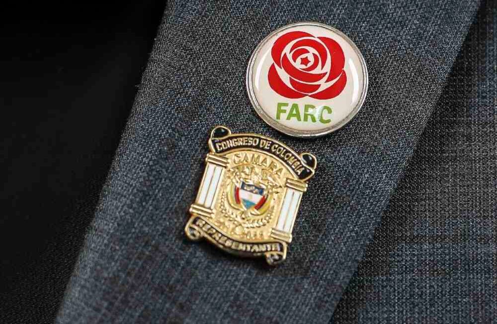 Pese al llamado de diferentes sectores para que se desprendieran de la sigla que identificó la otrora organización guerrillera, el ahora partido político conservó las letras pero no el significado, Farc se traduce en Fuerza Alternativa Revolucionaria del Común. Foto: Esteban Vega / SEMANA