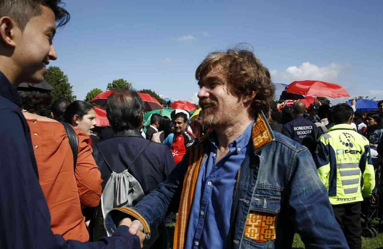 Nicolás Montero, el recién posesionado secretario de Cultura, estuvo presente para acompañar a su jefa en esta tarea que comienza. Foto: Guillermo Torres.