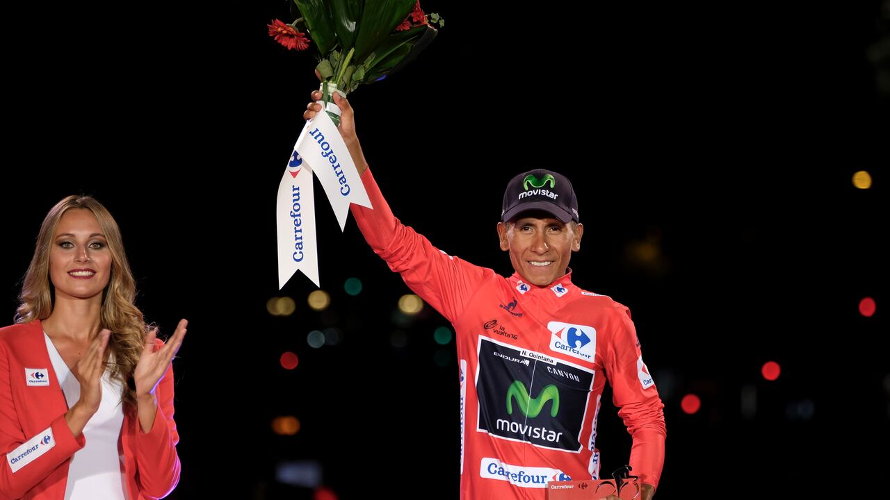 Nairo Quintana, campeón de la Vuelta España 2016. Después de 29 años, el ciclista Nairo Quintana hizo que Colombia volviera a ocupar el lugar principal del podio de la Vuelta España en 2016. Este es solo uno de sus innumerables logros. Por ejemplo, en 2013 ocupó el segundo lugar en el Tour de Francia y en 2014 fue el campeón del Giro de Italia. Foto: Oscar Gonzalez/NurPhoto via Getty Images)
