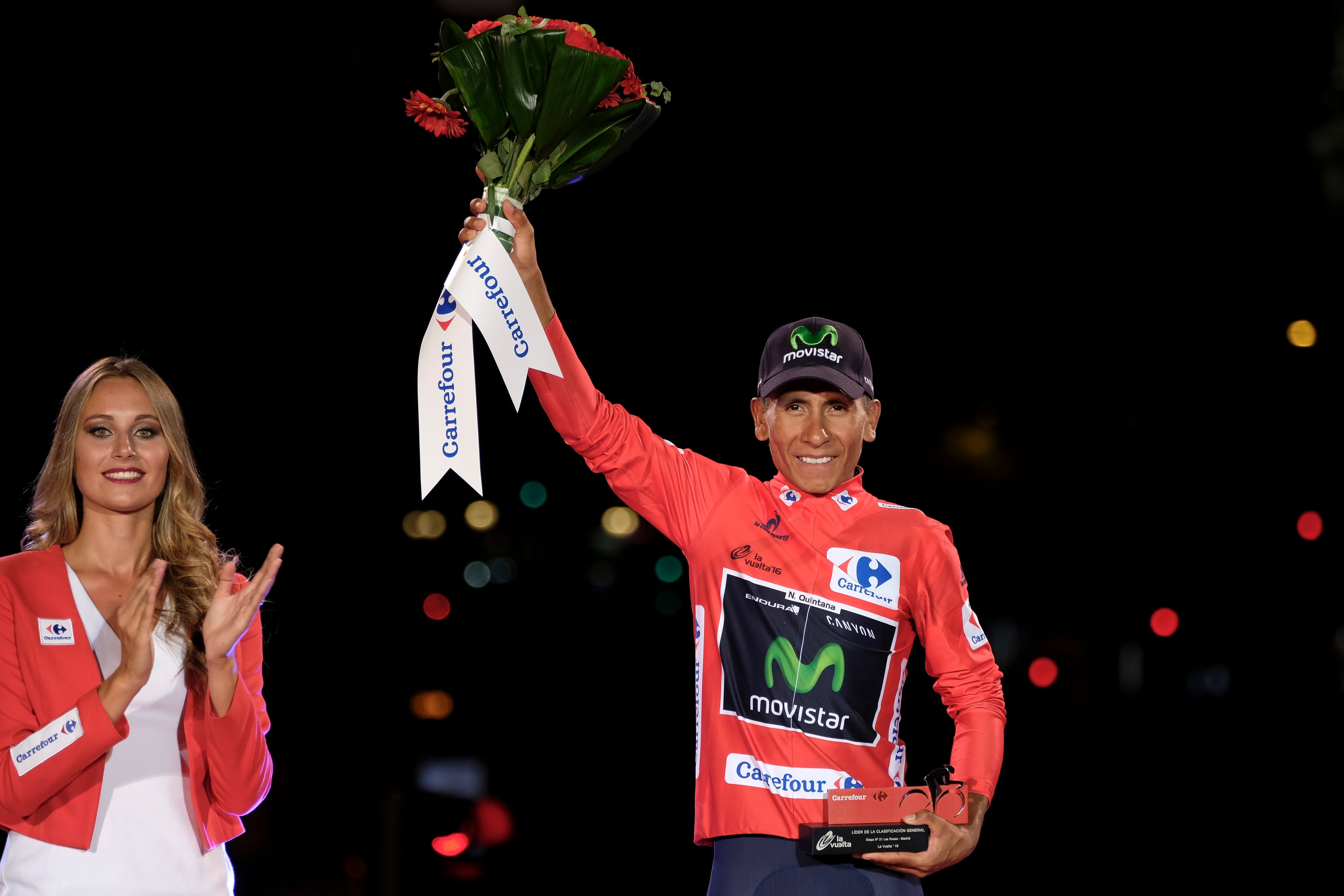 Nairo Quintana, campeón de la Vuelta España 2016. Después de 29 años, el ciclista Nairo Quintana hizo que Colombia volviera a ocupar el lugar principal del podio de la Vuelta España en 2016. Este es solo uno de sus innumerables logros. Por ejemplo, en 2013 ocupó el segundo lugar en el Tour de Francia y en 2014 fue el campeón del Giro de Italia. Foto: Oscar Gonzalez/NurPhoto via Getty Images)