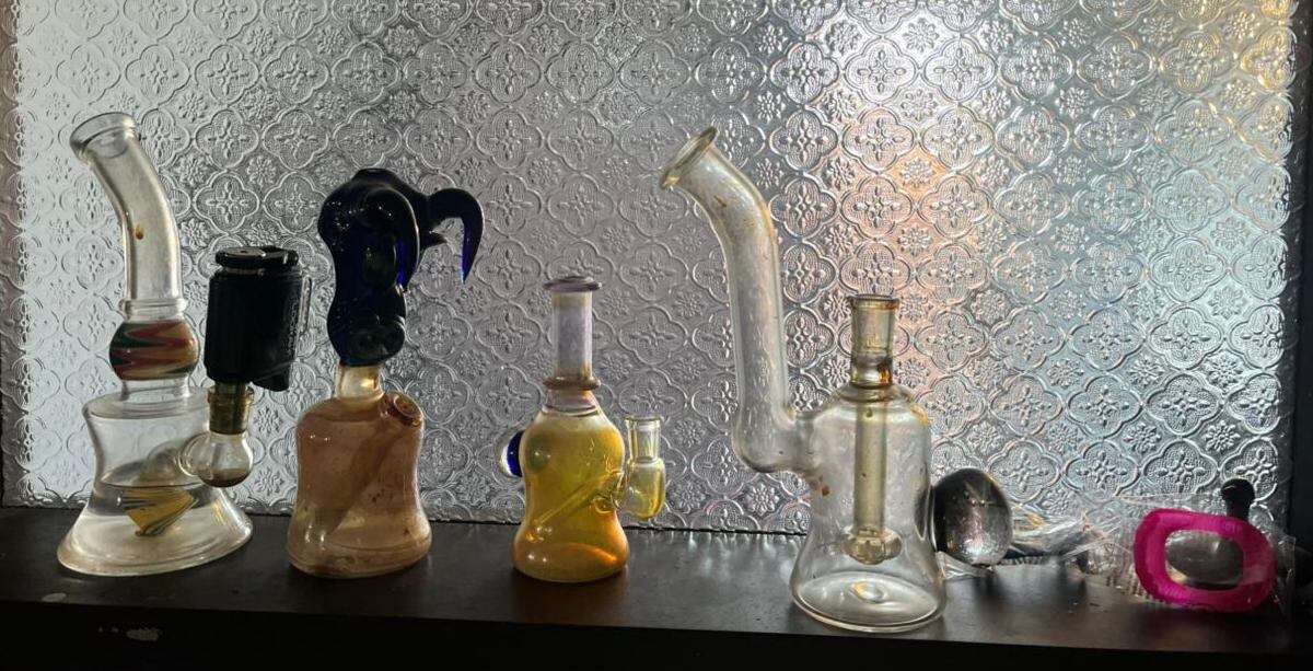 Estos fueron algunos de los objetos encontrado en el operativo.