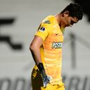 MONTEVIDEO, URUGUAY - NOVEMBER 04: Aldair Quintana of Atlético Nacional looks dejected after a second leg match of the second round of Copa CONMEBOL Sudamericana 2020 between River Plate (URU) and Atlético Nacional at Parque Viera Stadium on November 04, 2020 in Montevideo, Uruguay. (Photo by Ernesto Ryan/Getty Images)