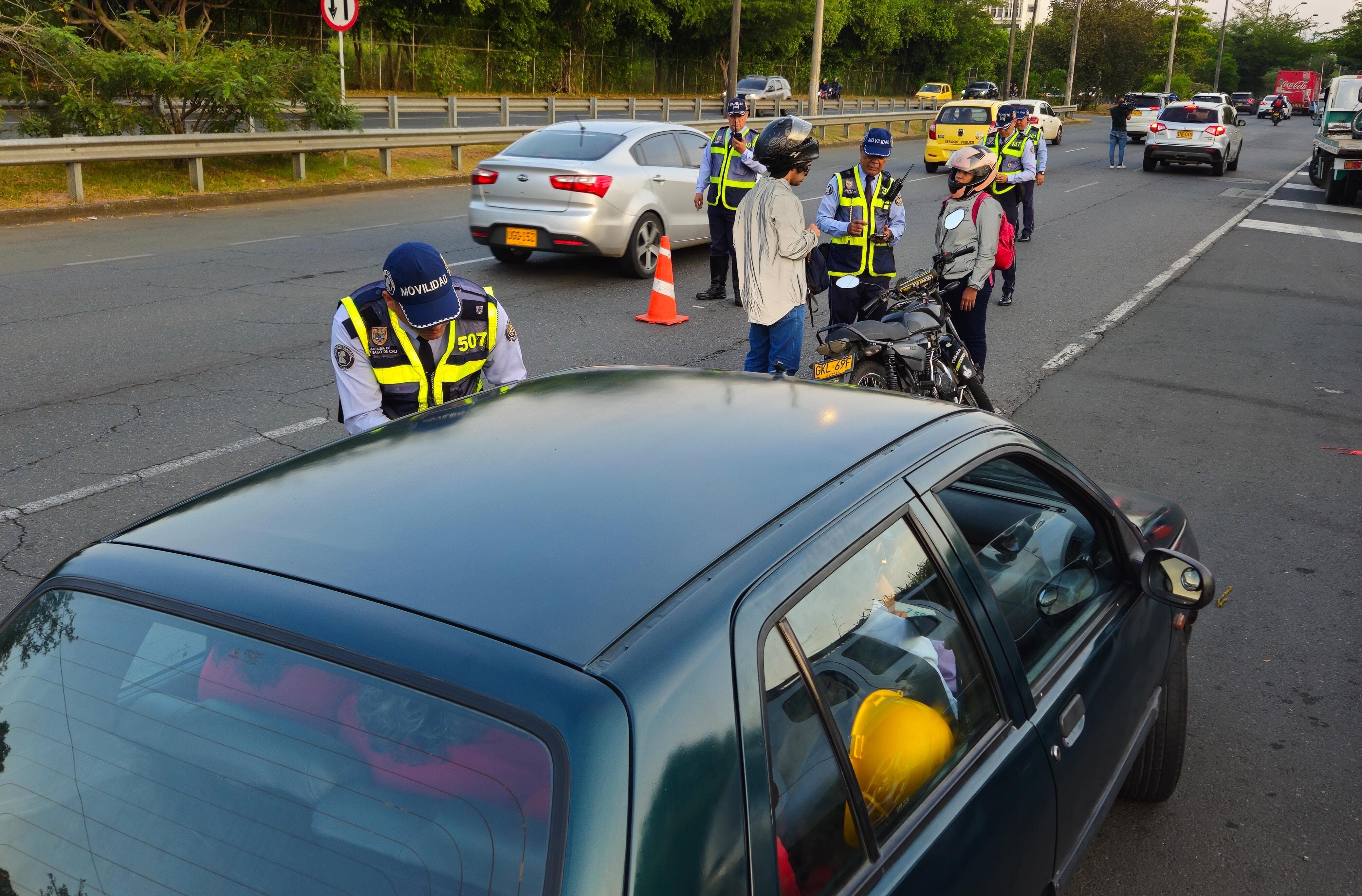 Operativos de control en el primer día del año con el nuevo pico y placa en Cali