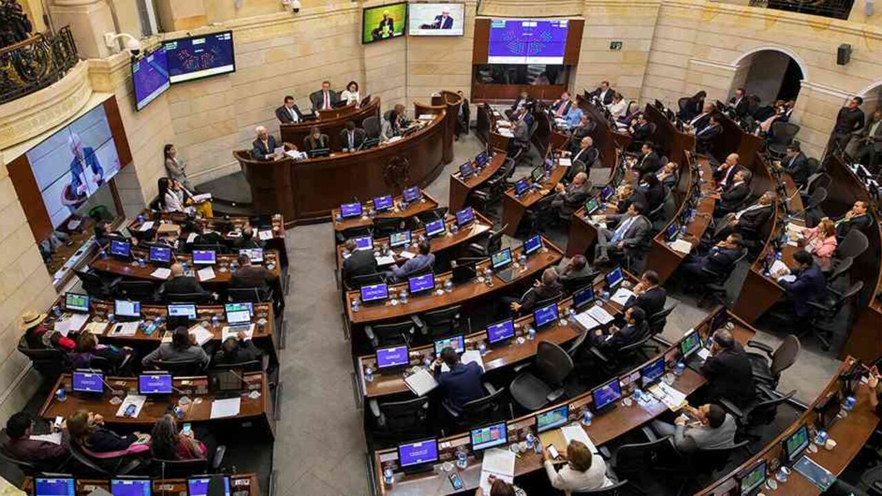 Senado aprueba en segundo debate reforma política.