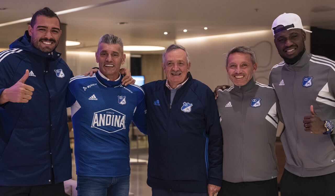 Millonarios tuvo la especial visita de Sergio Goycochea.