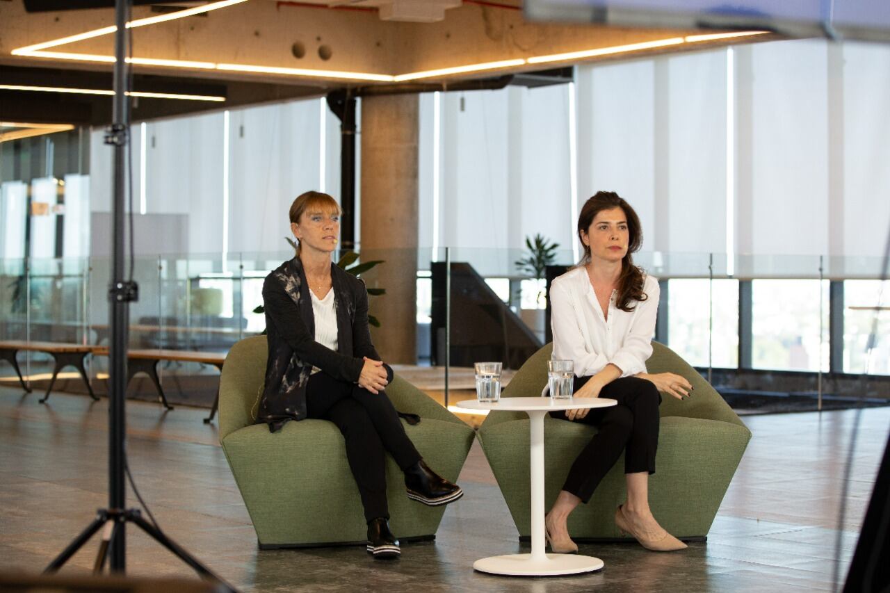 Paula Arregui, COO de Mercado Pago, y Guadalupe Marín, directora de Sustentabilidad de Mercado Libre.