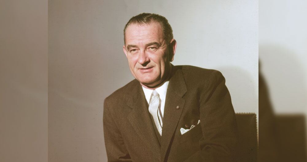  Lyndon B. Johnson se acostó con cuatro de sus seis secretarias y siempre quiso superar a su antecesor, John F. Kennedy, en materia de amantes.