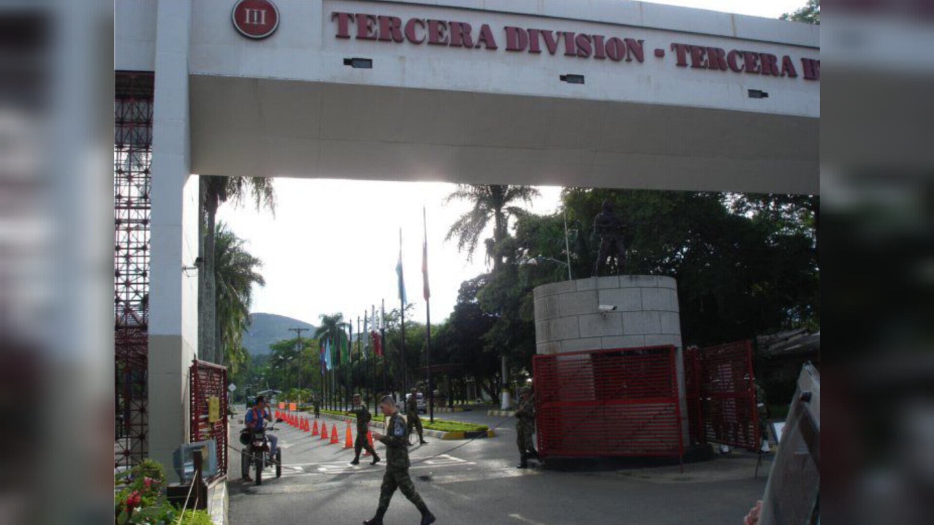 Soldado fue hallado sin vida en una garita del Batallón Pichincha en Cali; el cuerpo tendría heridas con arma blanca.