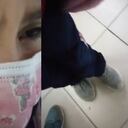 La familia aseguró que no tienen el dinero para comprar los tenis blancos