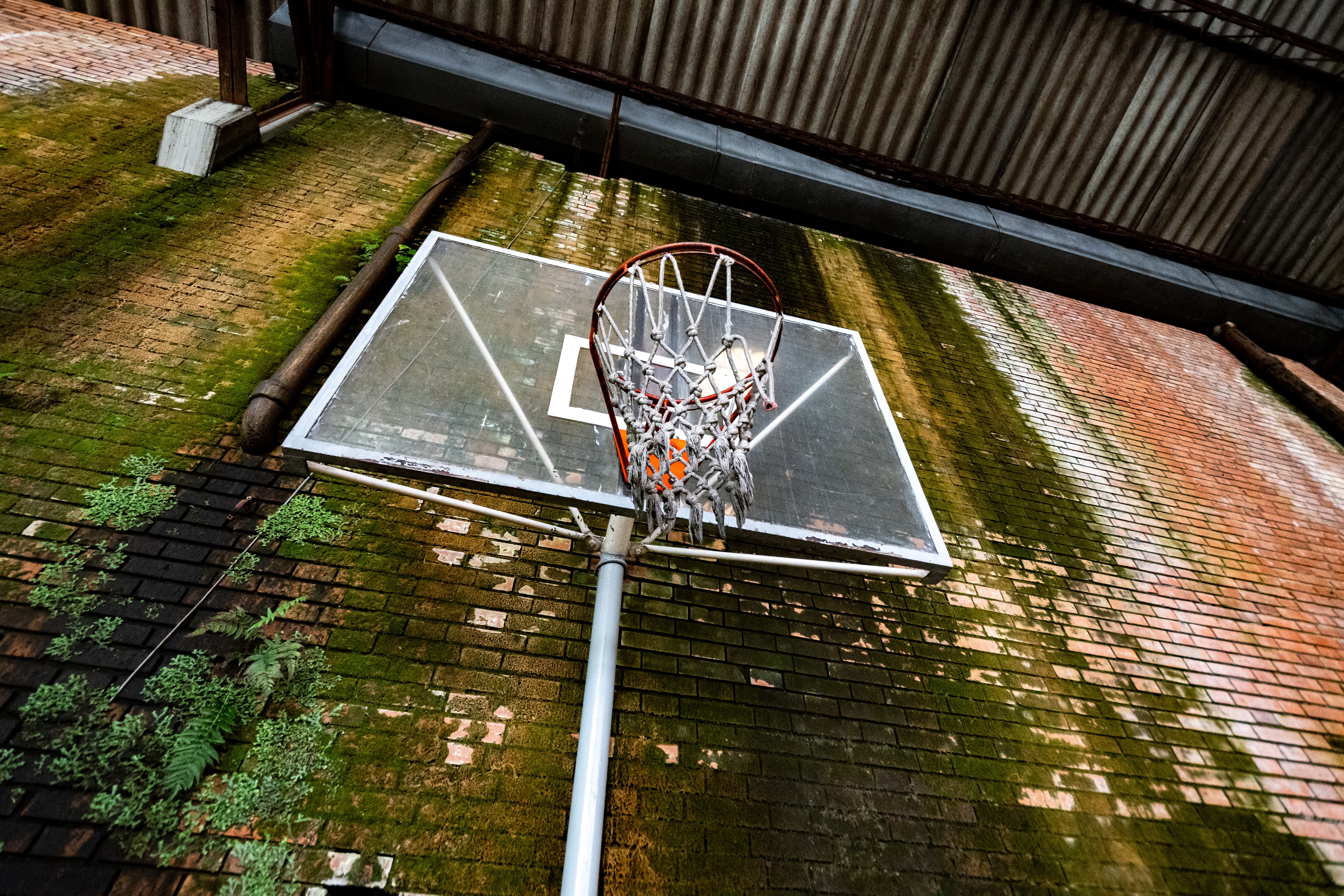 Actualmente la obra de la Unidad Deportiva Salitre se encuentra suspendida hasta el 16 de octubre de 2024,
afectando el cronograma de obra.