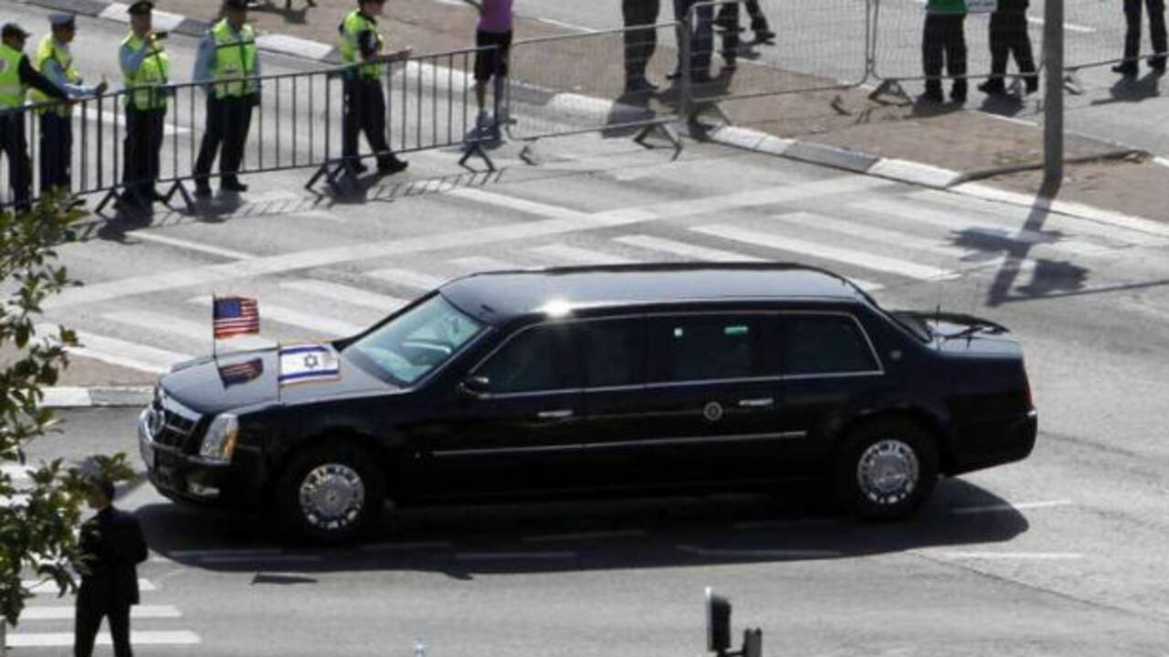 Obama arribó a Israel este miércoles y su limusina se varó.
