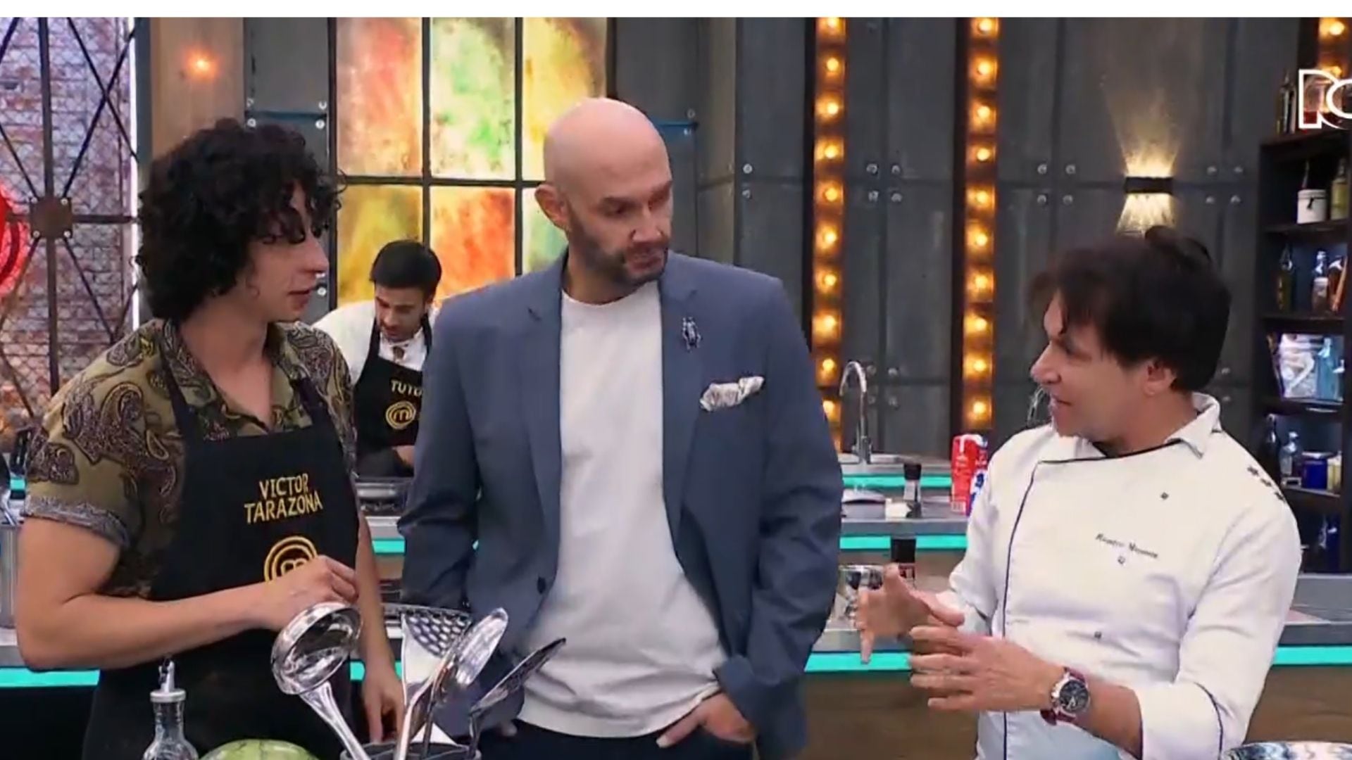 Víctor celebra su cumpleaños en medio de la competencia de MasterChef Celebrity 2026.