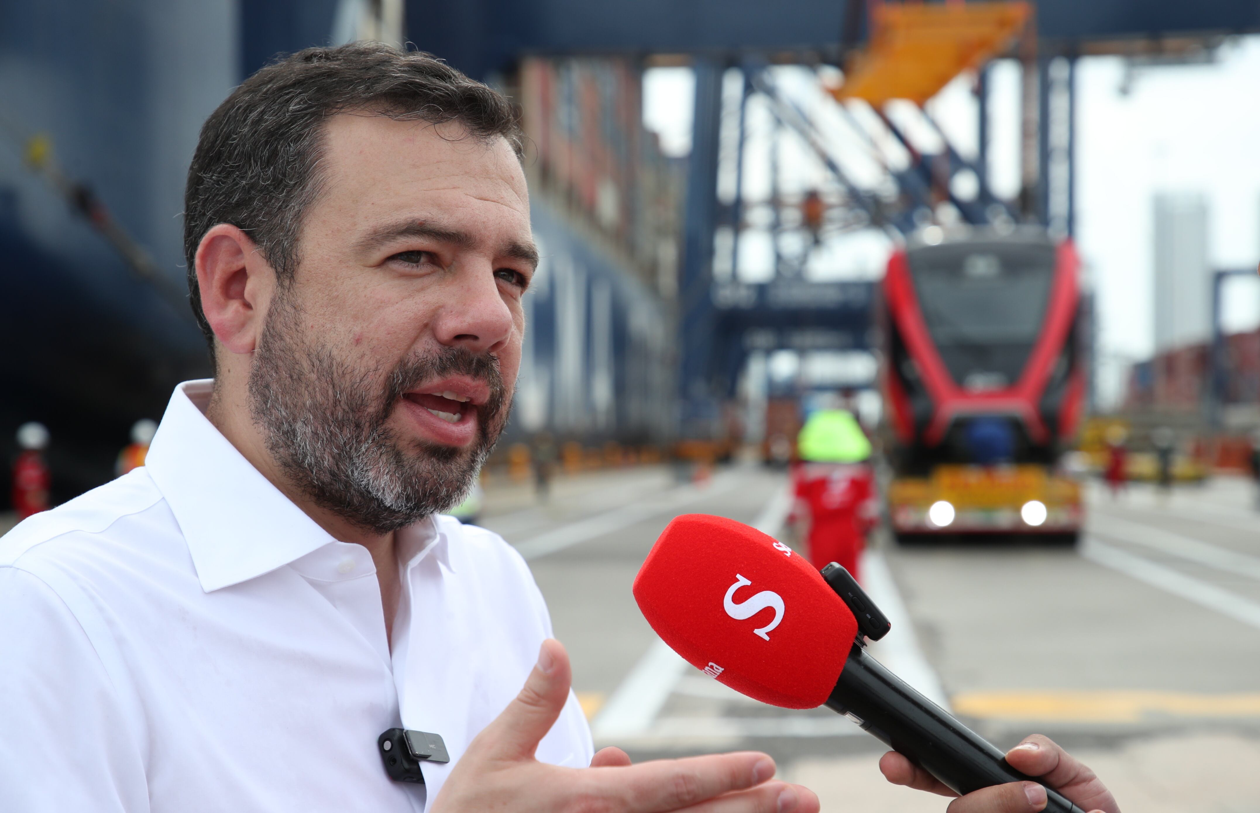 Llegada de los vagones del metro de Bogotá, al puerto de Cartagena.
