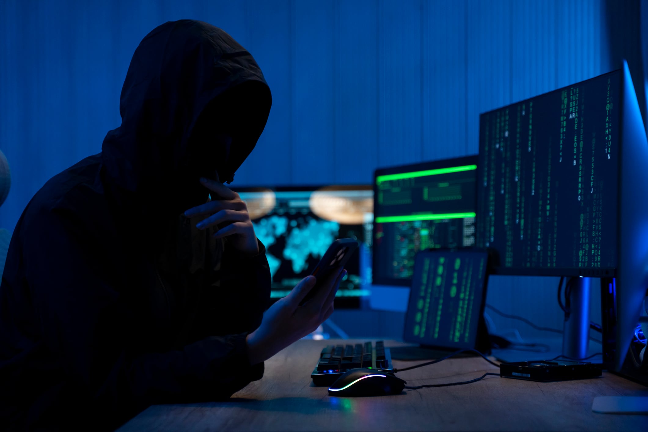 Modelos de lenguaje facilitan que programadores inexpertos se afilien al llamado "vibe hacking" con el que estos, pese a su novatez, provocan grandes daños.