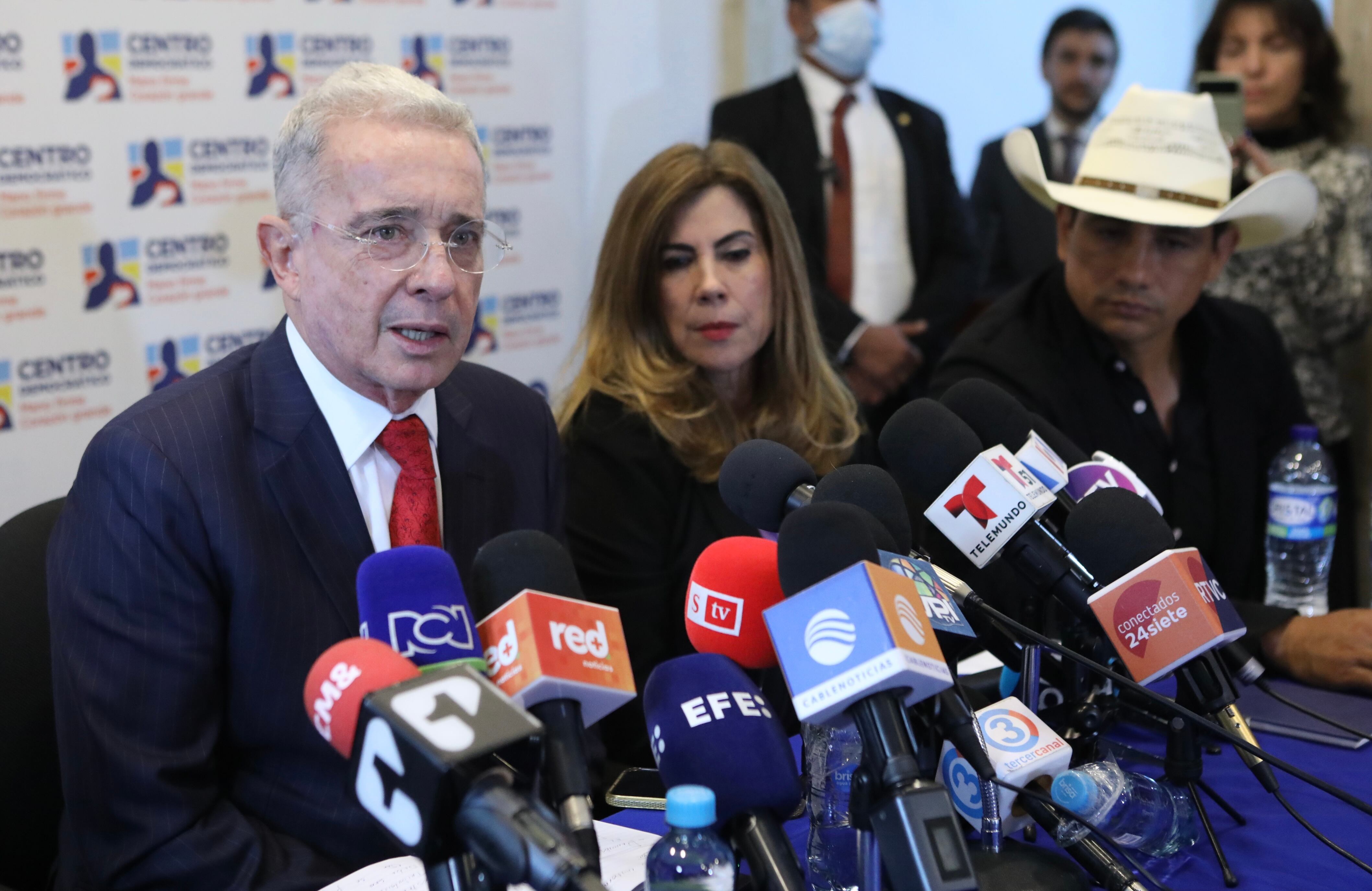 Reunión Centro Democrático, posterior reunión Álvaro Uribe con Presidente Electo Gustavo Petro