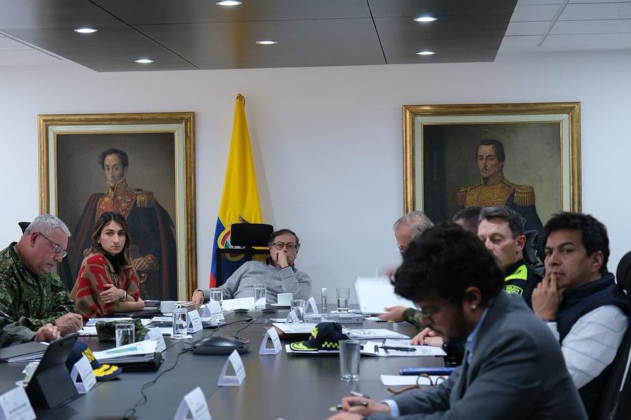 Presidente Gustavo Petro en el PMU sobre la emergencia del volcán Nevado del Ruiz