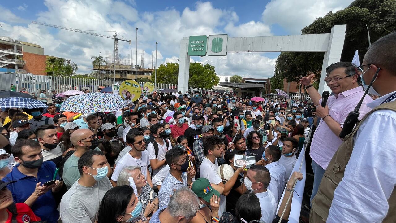 Más de un millón 700 mil personas estaban habilitadas para votan en Santander.