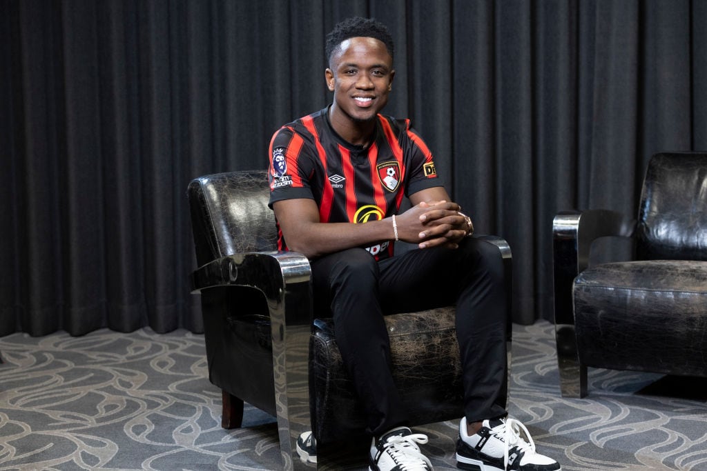 El extremo pasará a jugar con el Bournemouth en la actual temporada