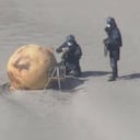 Misterio de esfera 'gigante' en una playa japonesa. Se descartó que tuviera algún explosivo.