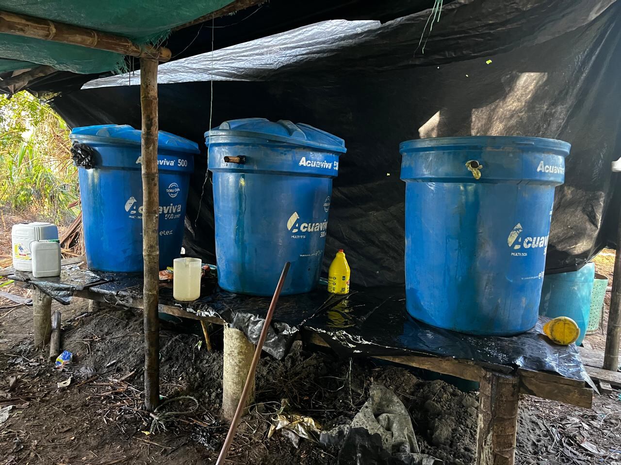 Elementos para alistar la cocaína.