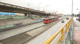 El tránsito de los buses rojos de TransMilenio por la autopista Sur no se verá afectado por los cierres.