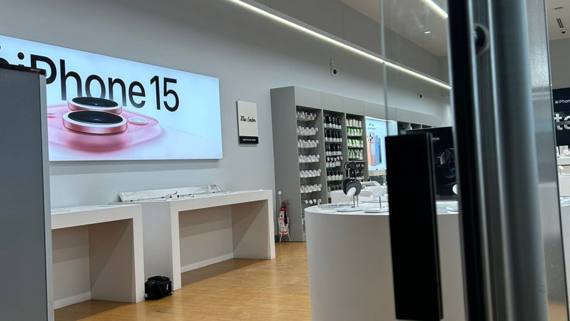 Los delincuentes se llevaron alrededor de 400 millones de pesos en productos.