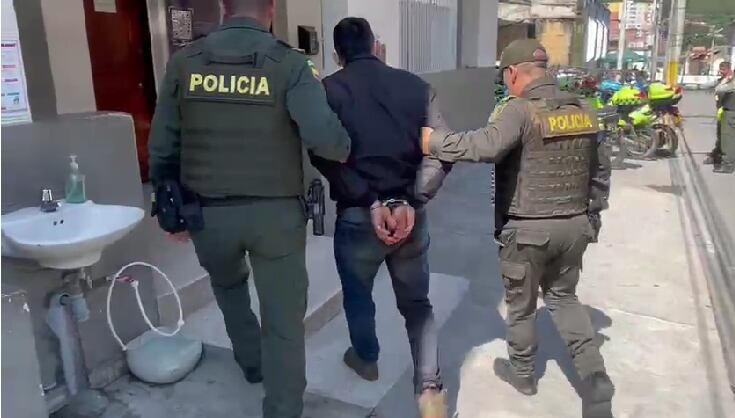 El capturado es un hombre de 34 años, con antecedentes judiciales.