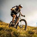 Recuerde llevar una vestimenta adecuada, hidratación suficiente y casco. Prepárese para sudar.